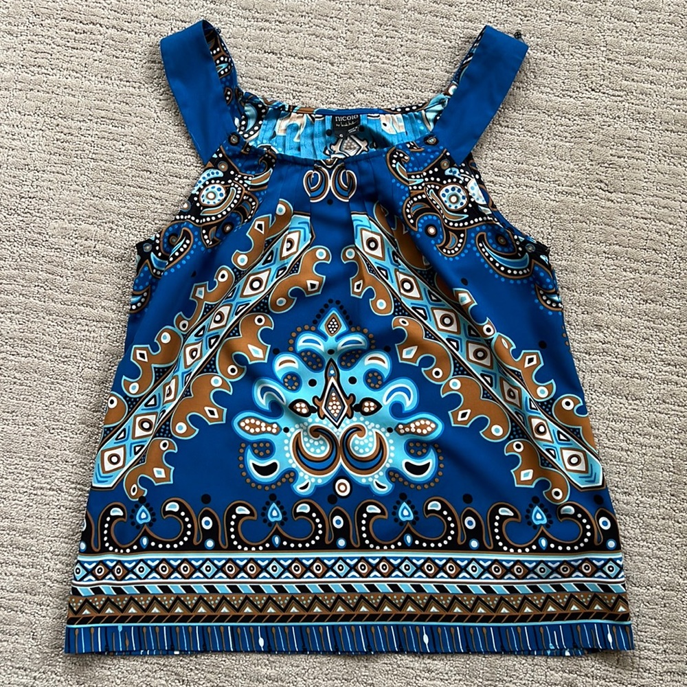 Nicole Miller super cute top. Flows nicely. Boho vibe.